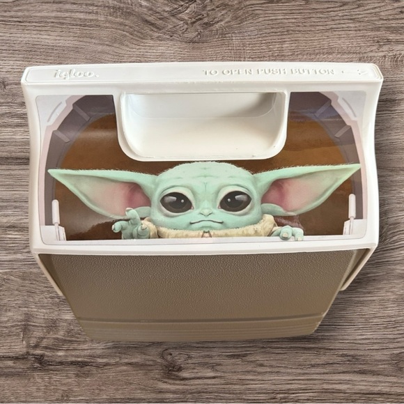 IGLOO STAR WARS THE CHILD PLAYMATE MINI 4 QUART COOLER - Picture 2 of 8